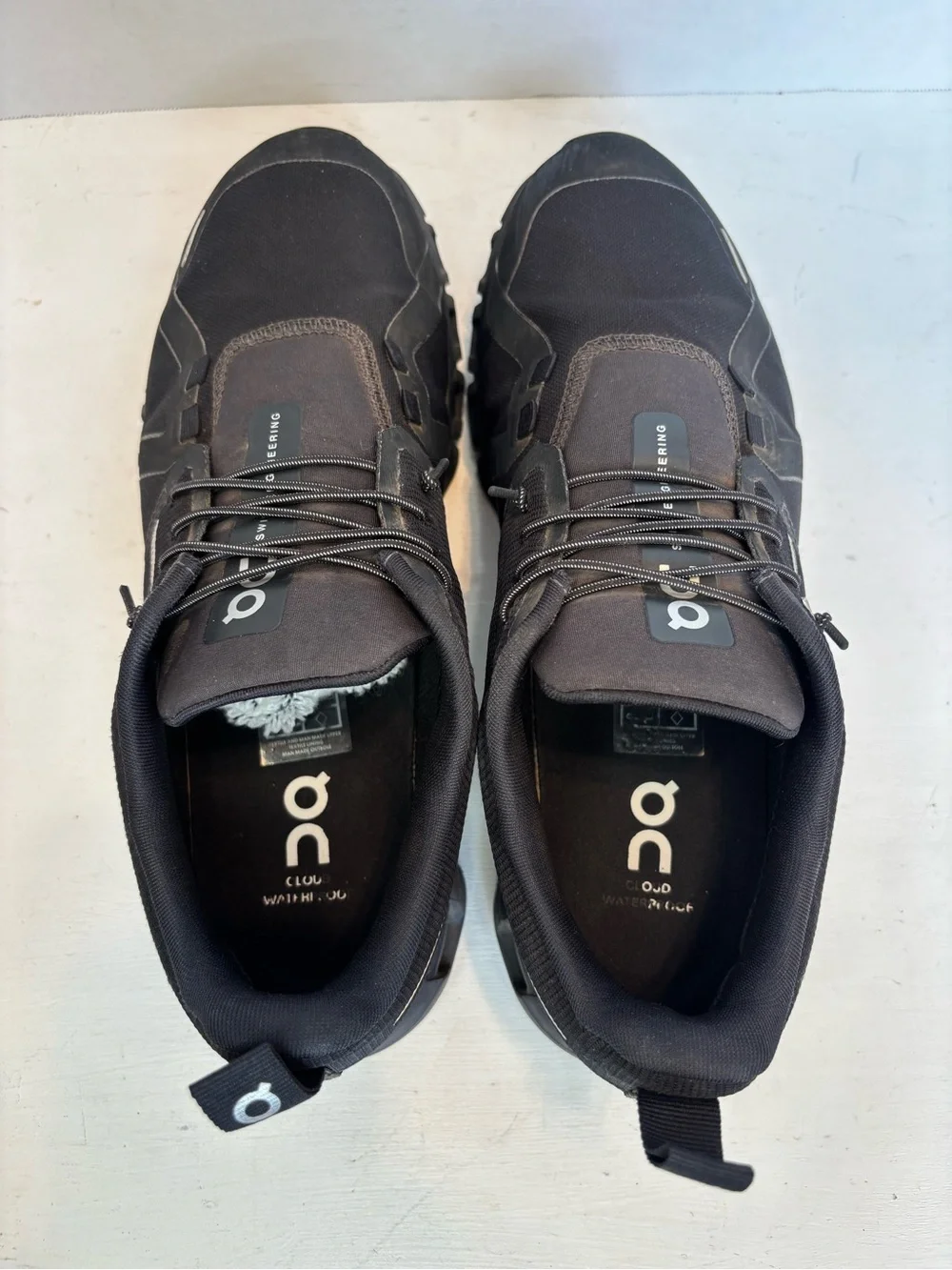 On Cloud Men's Cloud 6 Waterproof Shoes size US 7.5